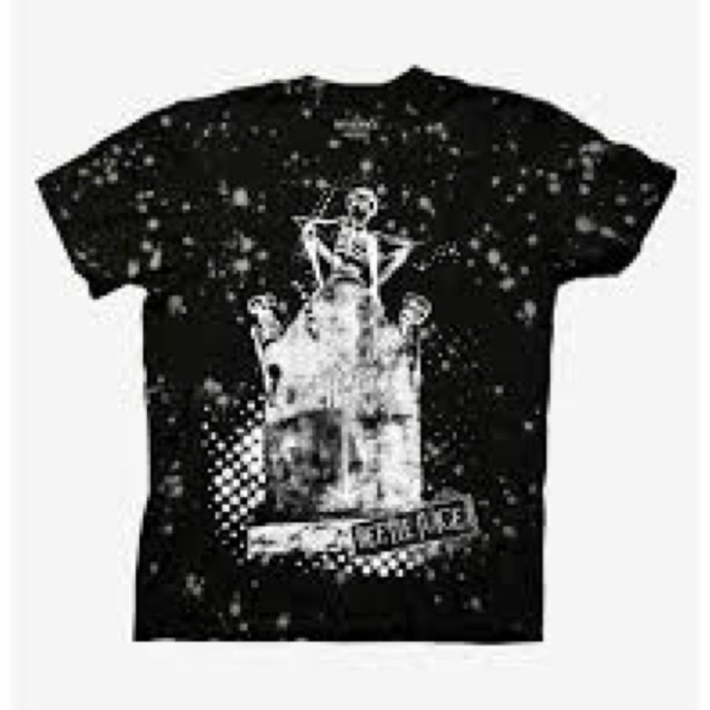 Beetlejuice Tombstone Paint Splatter Boyfriend Fit Girls Halloween T-Shirt M